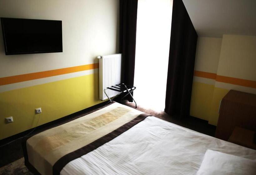 シングルデラックスルーム, Folklor