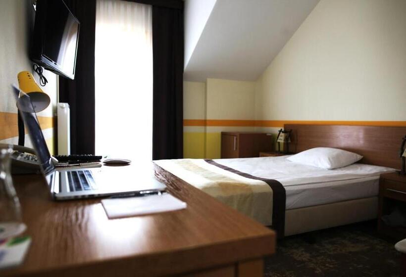 シングルデラックスルーム, Folklor