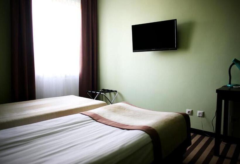 חדר סטנדרט יחיד, Folklor