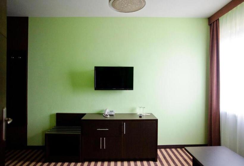 חדר סטנדרט, Folklor