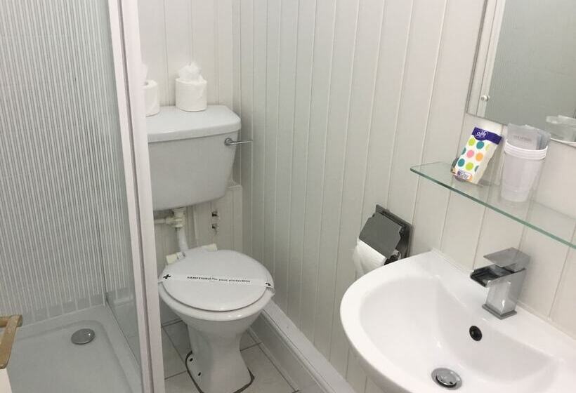 Семейный Номер, Danescourt Lodge