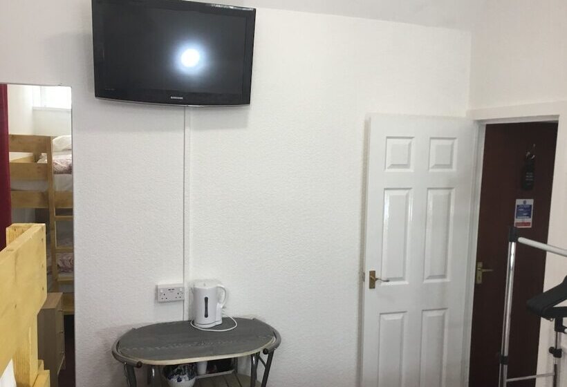 Семейный Номер, Danescourt Lodge