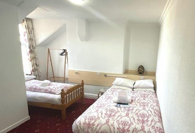 Семейный Номер, Danescourt Lodge