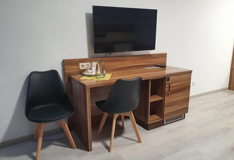 غرفة قياسية فردية, Am Kurpark