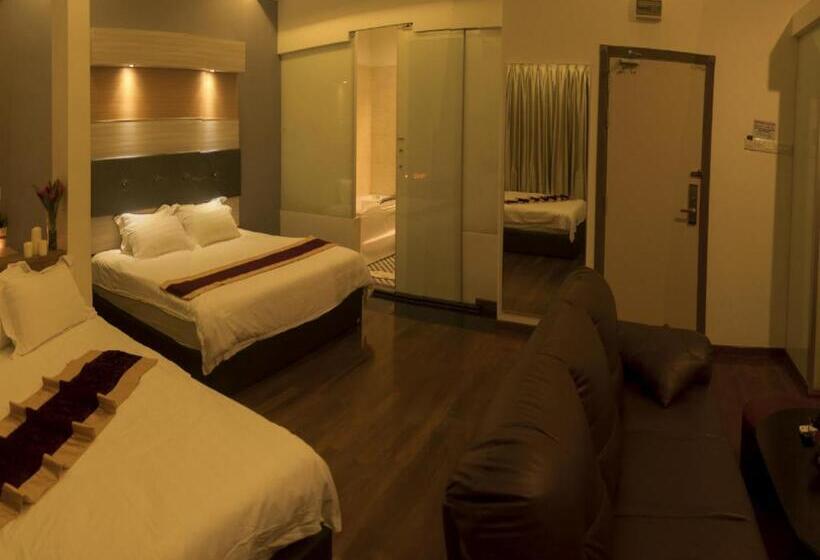 סוויטה דלוקס, Avantgarde