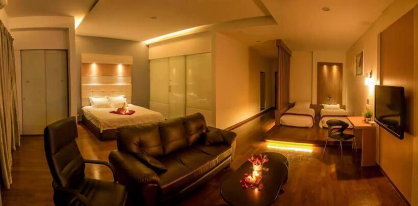 סוויטת סופריור, Avantgarde