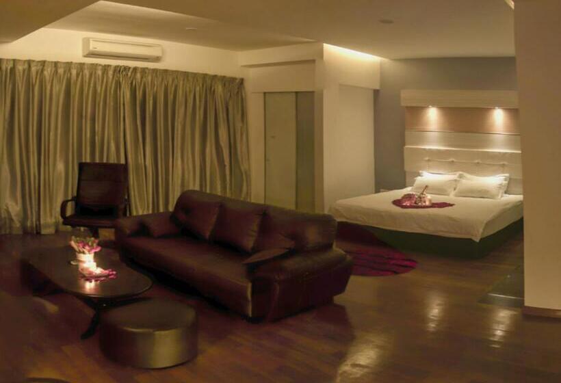 סוויטת סופריור, Avantgarde