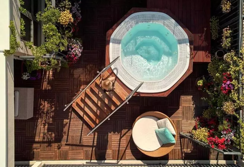 Executive Suite Sea View