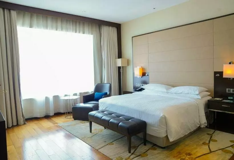 اتاق لوکس با تخت بزرگ, Kochi Marriott
