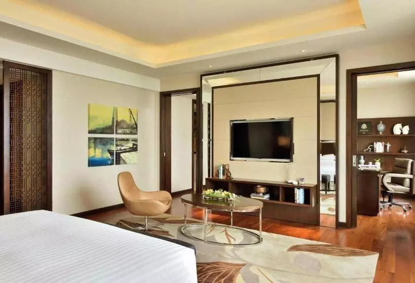 سوئیت پرزیدنت, Kochi Marriott