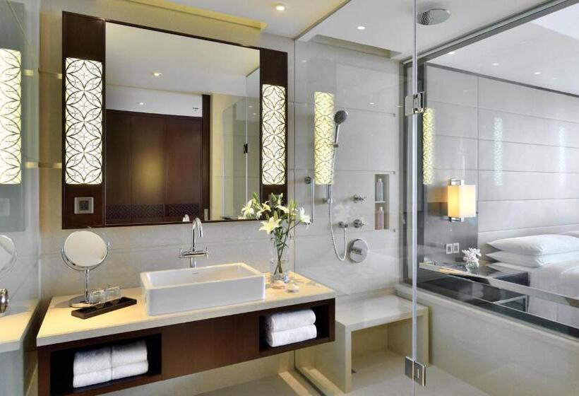 Номер Стандарт Вид на Бассейн, Kochi Marriott