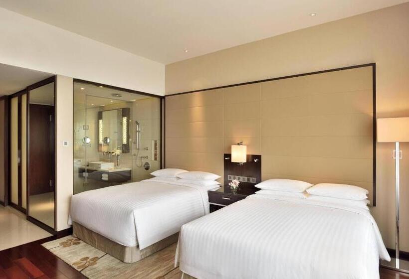 Номер Стандарт Вид на Бассейн, Kochi Marriott