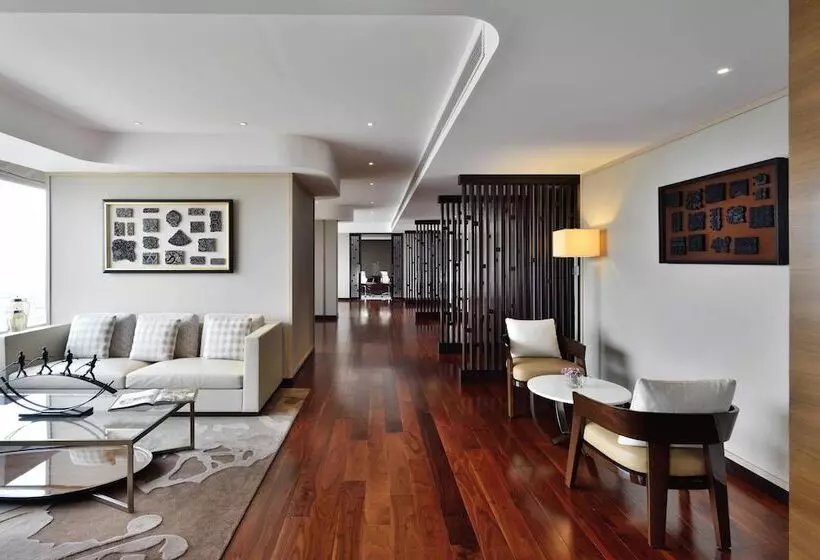 اتاق اجرایی, Kochi Marriott