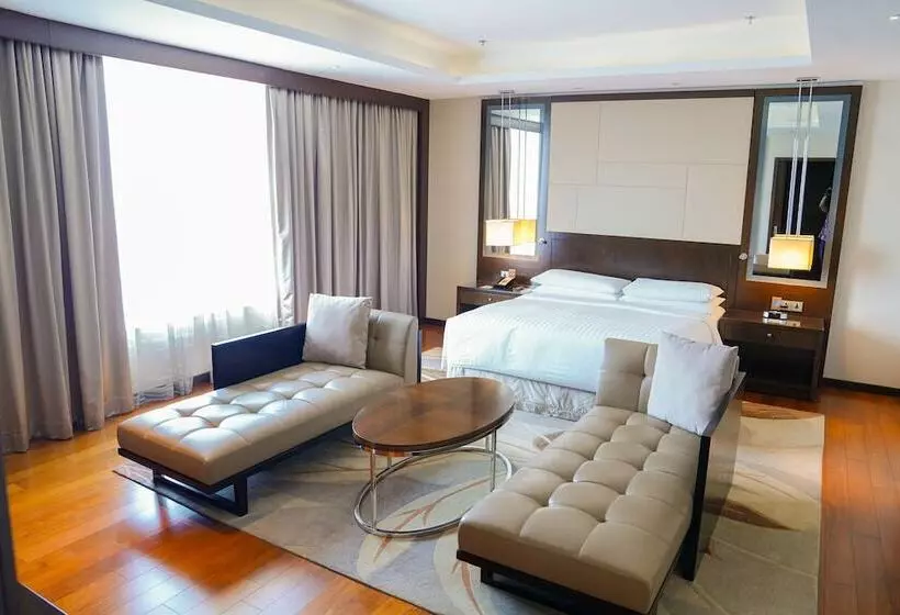 سوئیت پرزیدنت, Kochi Marriott