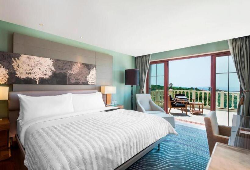 带大床的套房, Le Méridien Mahabaleshwar Resort & Spa