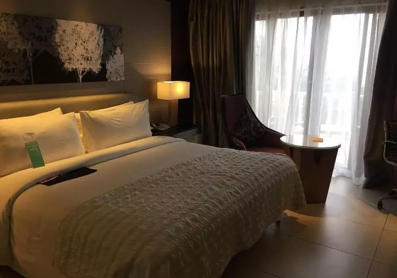 シングルデラックスルーム, Le Méridien Mahabaleshwar Resort & Spa