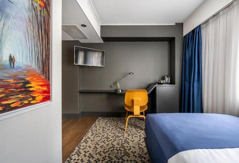 اتاق استاندارد یک نفره, Misa