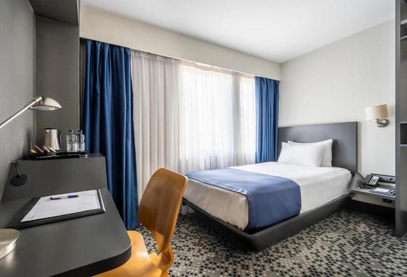 اتاق استاندارد یک نفره, Misa