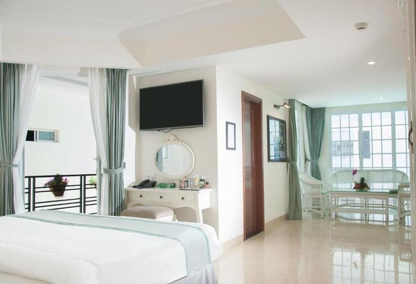 سوییت با چشم‌انداز دریا, Pavillon Garden