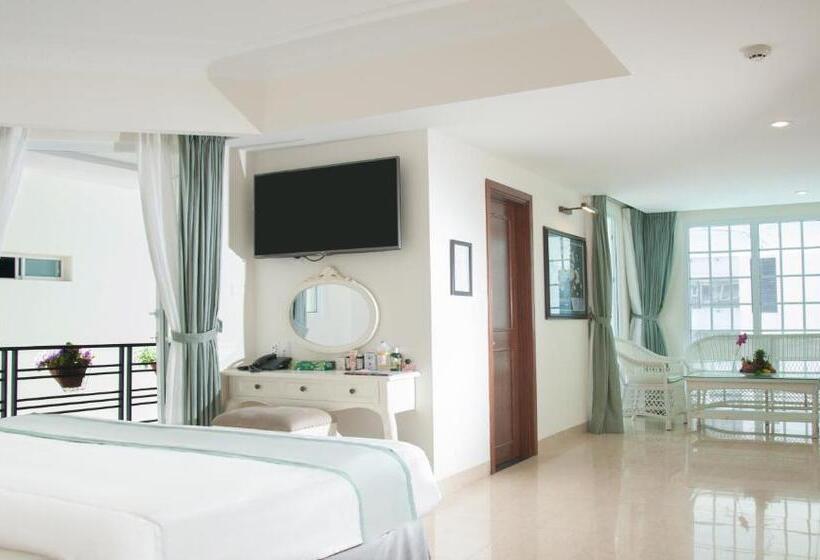 سوییت با چشم‌انداز دریا, Pavillon Garden