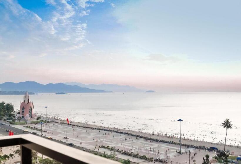 اتاق پرمیوم با چشم‌انداز دریا, Pavillon Garden