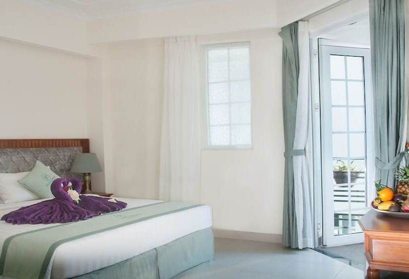 اتاق سوپریور با بالکن, Pavillon Garden