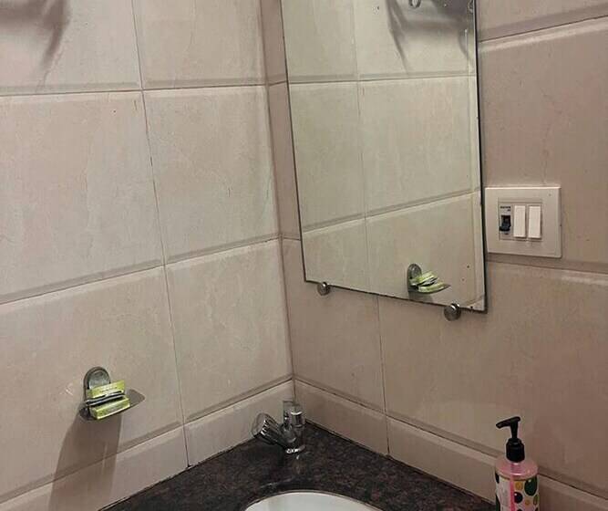 חדר דלוקס, Royal Park Residency