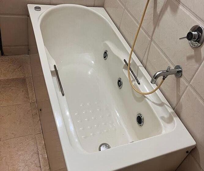 סוויטה, Royal Park Residency