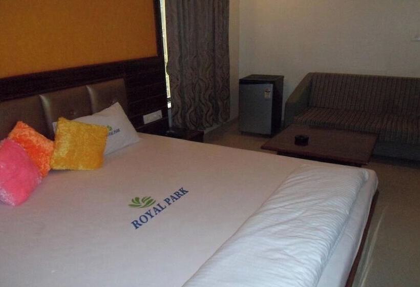 חדר דלוקס, Royal Park Residency