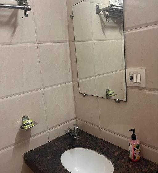 חדר דלוקס, Royal Park Residency