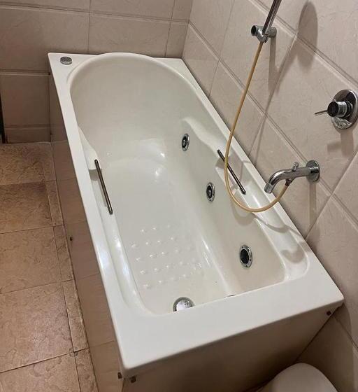 סוויטה, Royal Park Residency