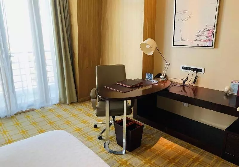 パークビューのデラックスルーム, Sheraton Qinhuangdao Beidaihe