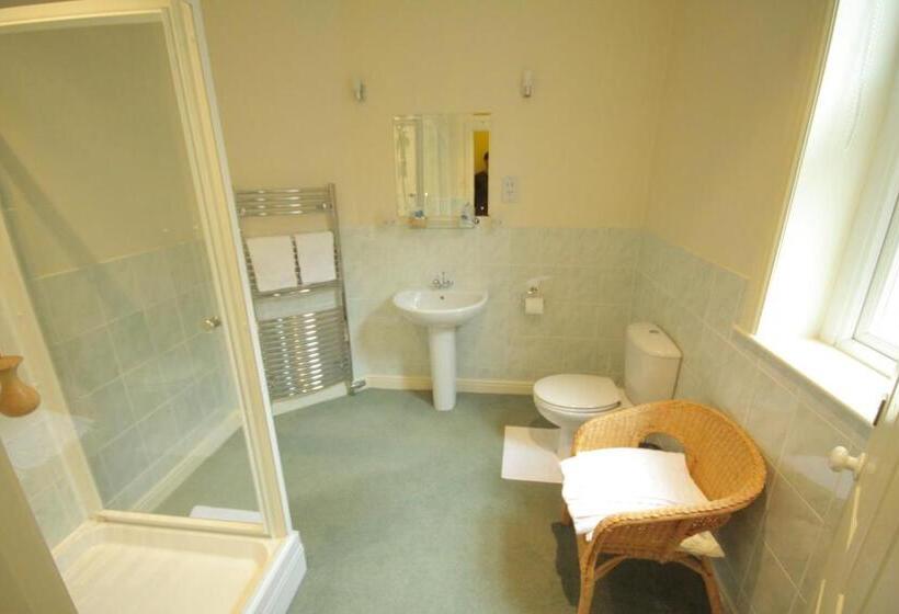 غرفة قياسية, The Dales