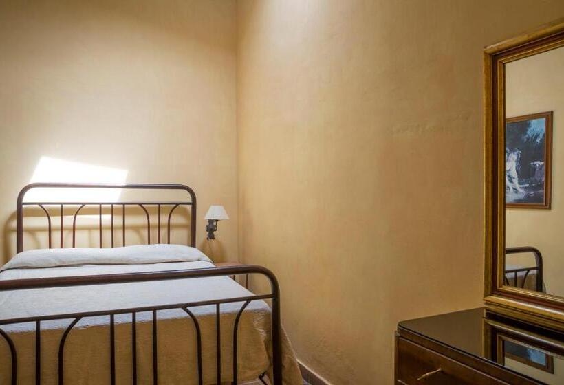 דירת שלושה חדרים, Villa Grassina