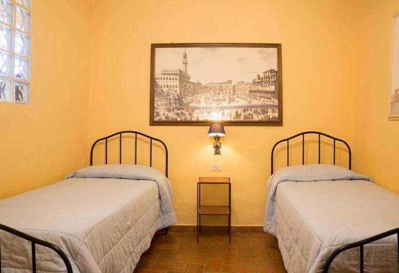 דירת שלושה חדרים, Villa Grassina