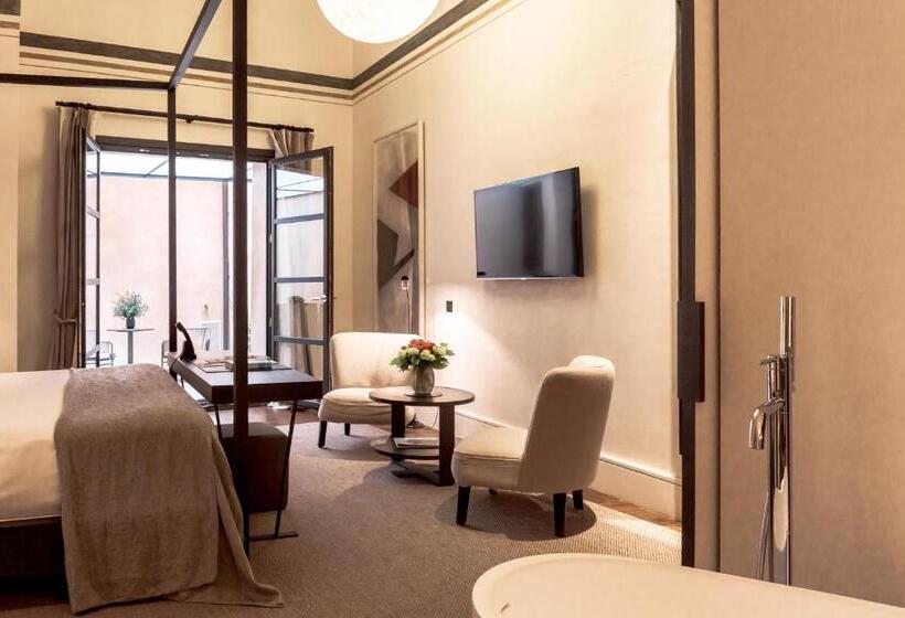 سوییت جونیور, Sant Francesc Hotel Singular