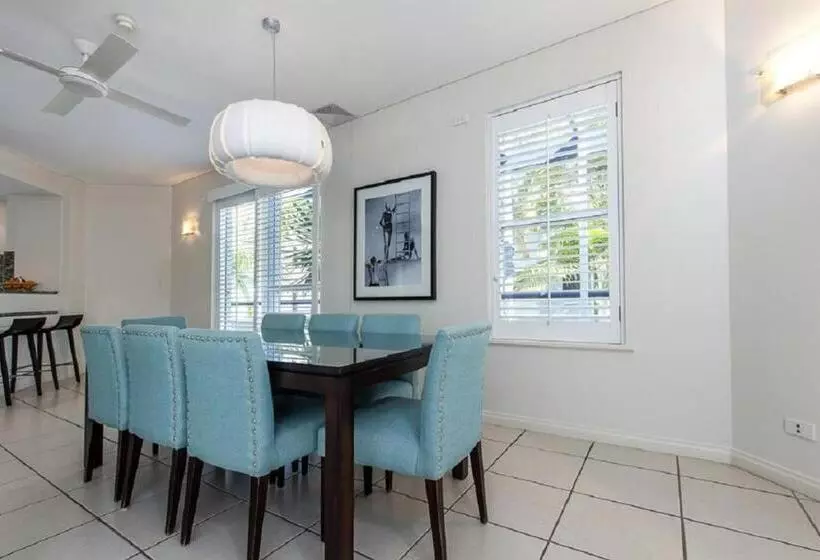1 Bedroom Penthouse Apartment, Emerald Noosa
