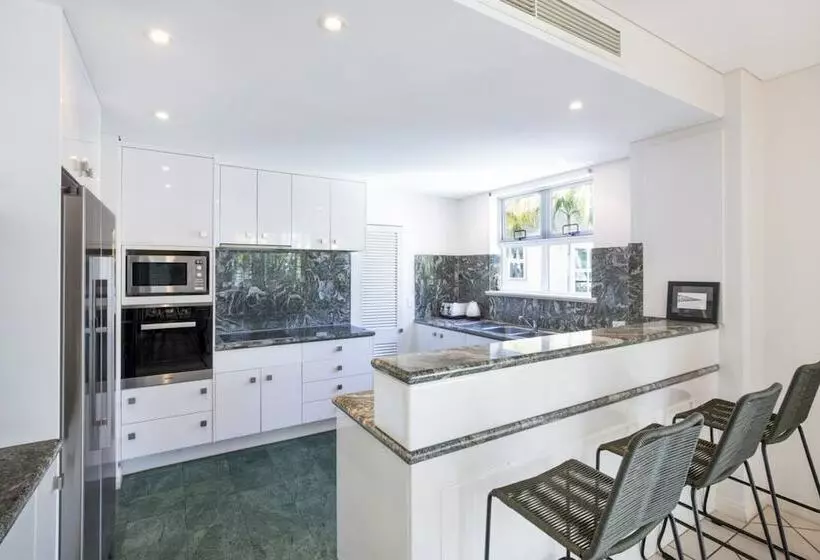 1 Bedroom Penthouse Apartment, Emerald Noosa