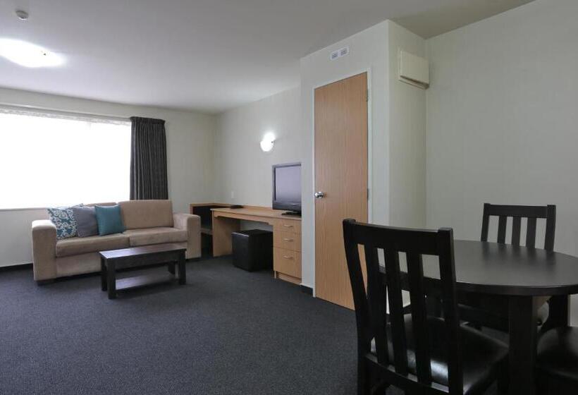 标准工作室, Homestead Villa Motel