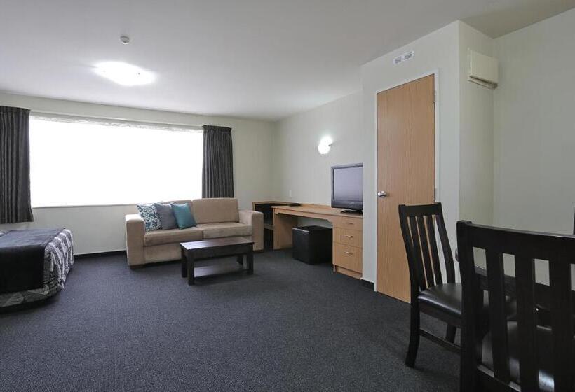 标准工作室, Homestead Villa Motel