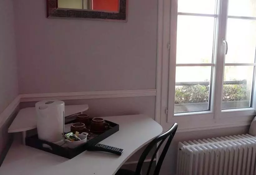 スタンダードトリプルルーム, Hôtel Le Hussard