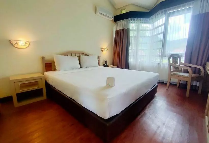スーペリアールーム, él Hotel Kartika Wijaya Batu