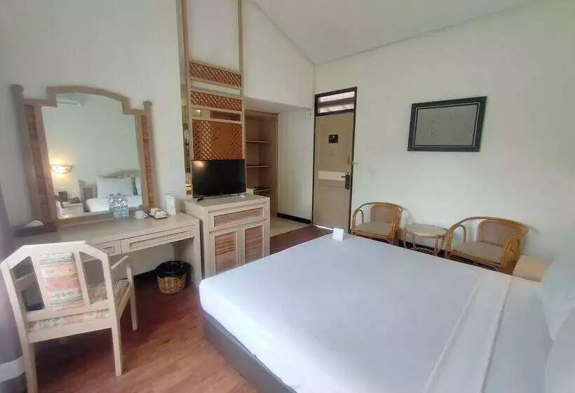 スーペリアールーム, él Hotel Kartika Wijaya Batu