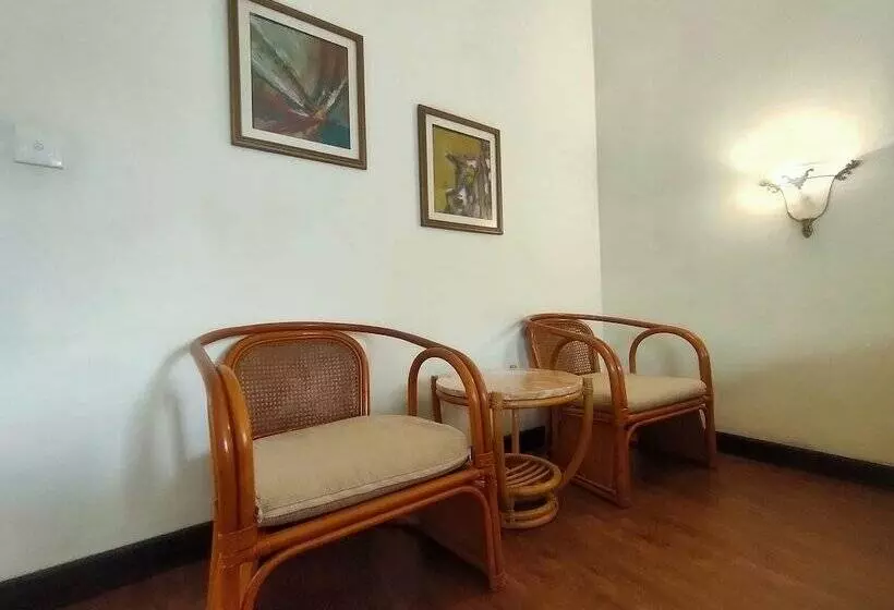 スーペリアールーム, él Hotel Kartika Wijaya Batu