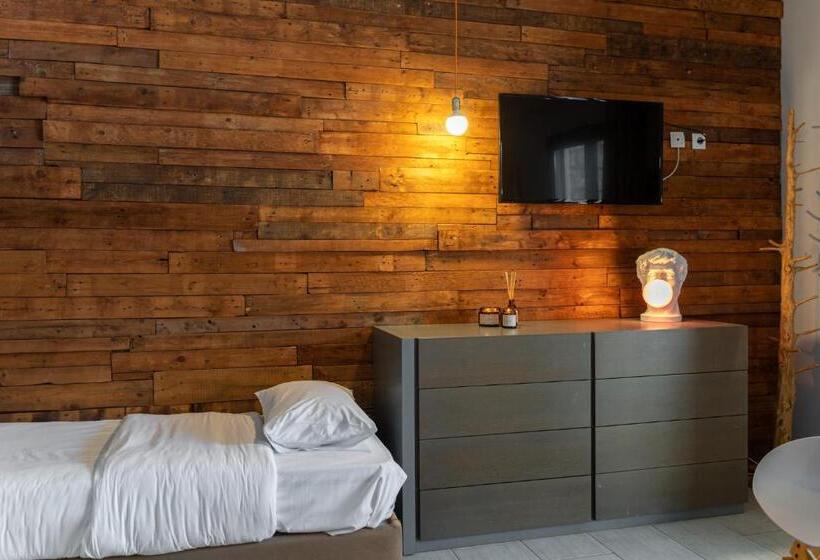 סוויטה אקזקיוטיב, Oniropetra Boutique