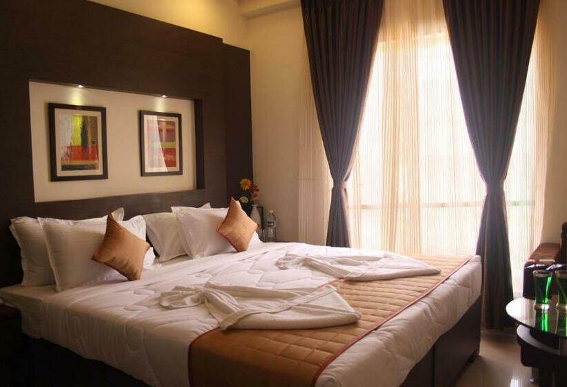 اتاق لوکس, Pristine Residency