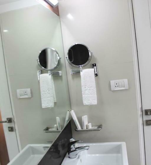 اتاق لوکس, Pristine Residency