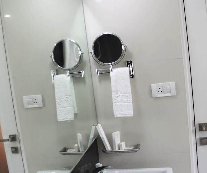 اتاق لوکس, Pristine Residency