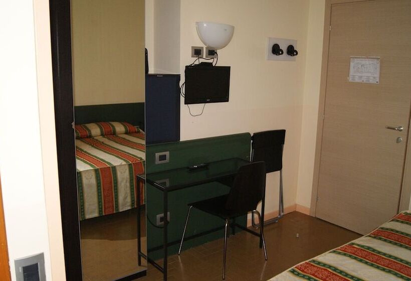 غرفة إقتصادية ثلاثية, Ristorante Novara Expo