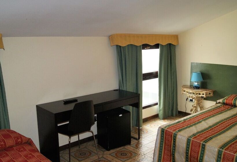 غرفة إقتصادية رباعية, Ristorante Novara Expo